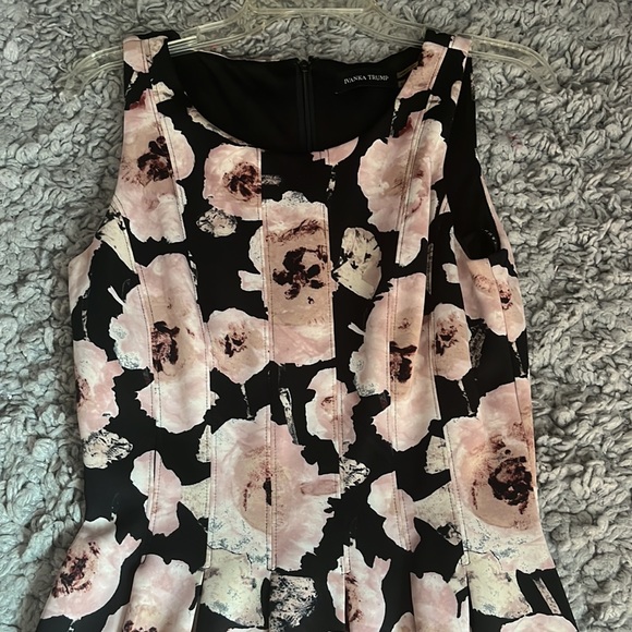 Flower dress size 6 - Picture 2 of 6